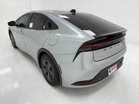 New 2026 Toyota Prius LE image 38