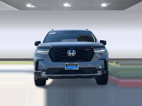 Certified 2025 Honda Pilot TrailSport image 5