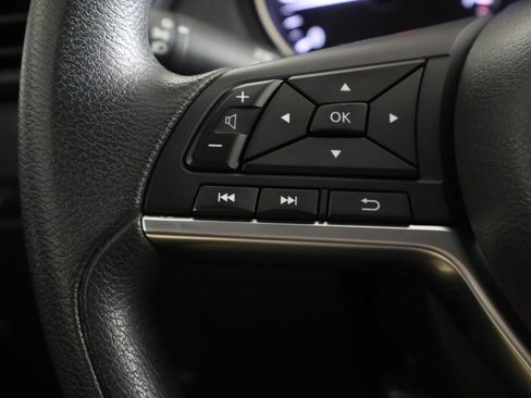 Used 2017 Nissan Rogue S image 33