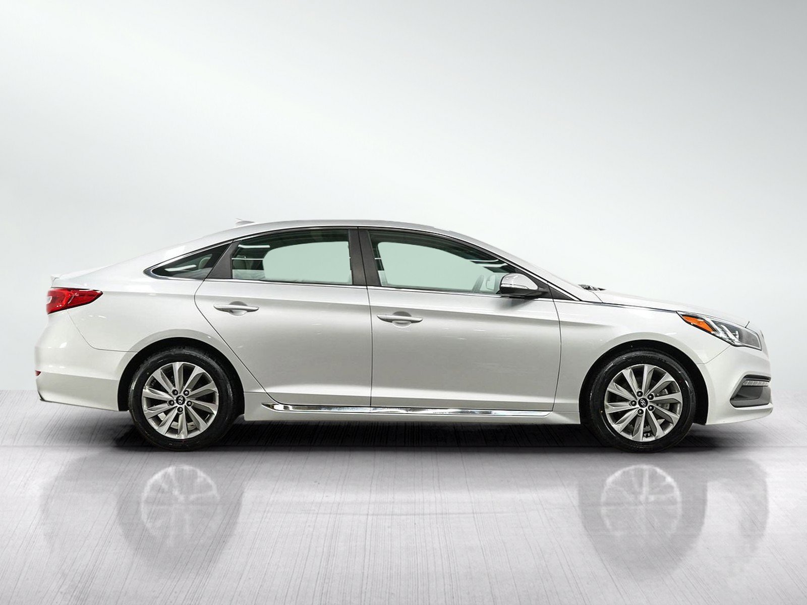 Used 2015 Hyundai Sonata Sport FWD image 6