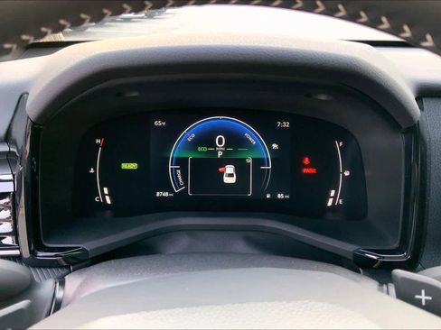 Used 2025 Toyota Camry SE w/ Multimedia Upgrade Package image 25