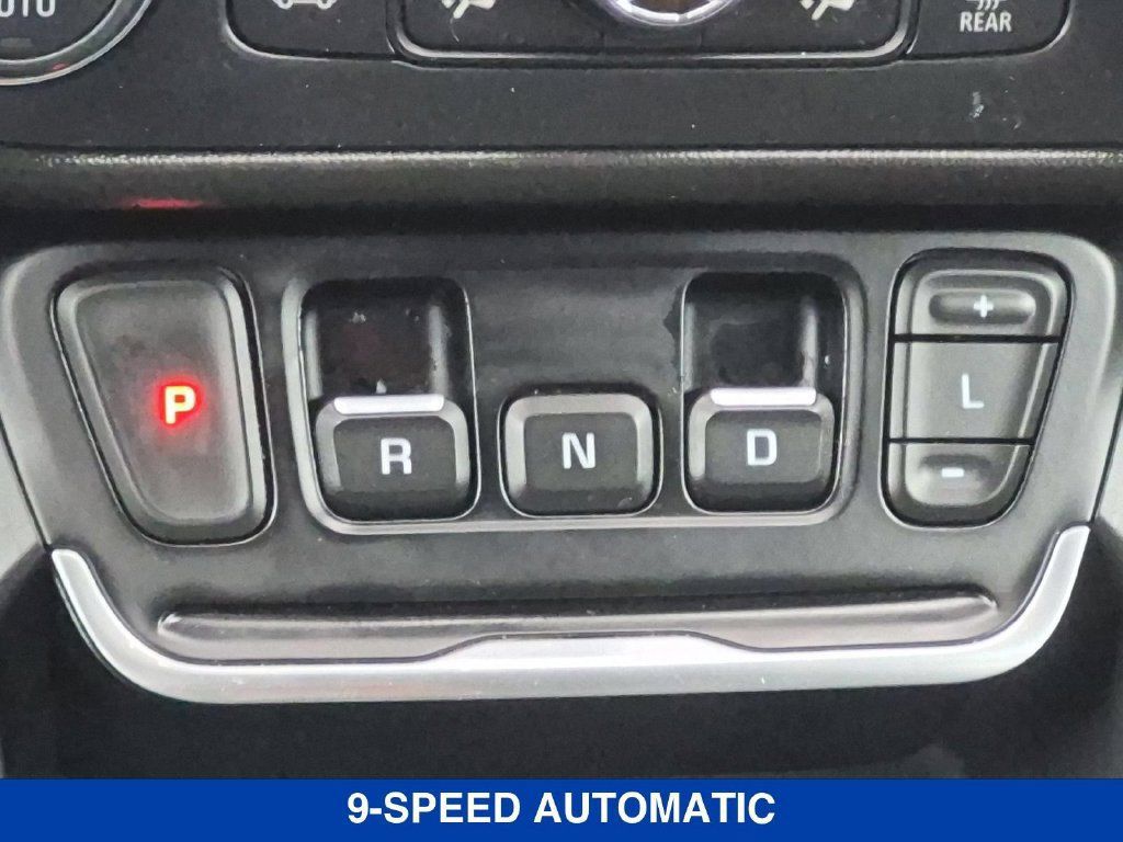 Used 2021 GMC Terrain SLT w/ Infotainment Package II AWD/4WD image 29