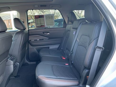 Used 2024 Nissan Pathfinder Platinum w/ Cargo Package image 28