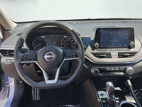 Used 2023 Nissan Altima 2.5 SR FWD image 7