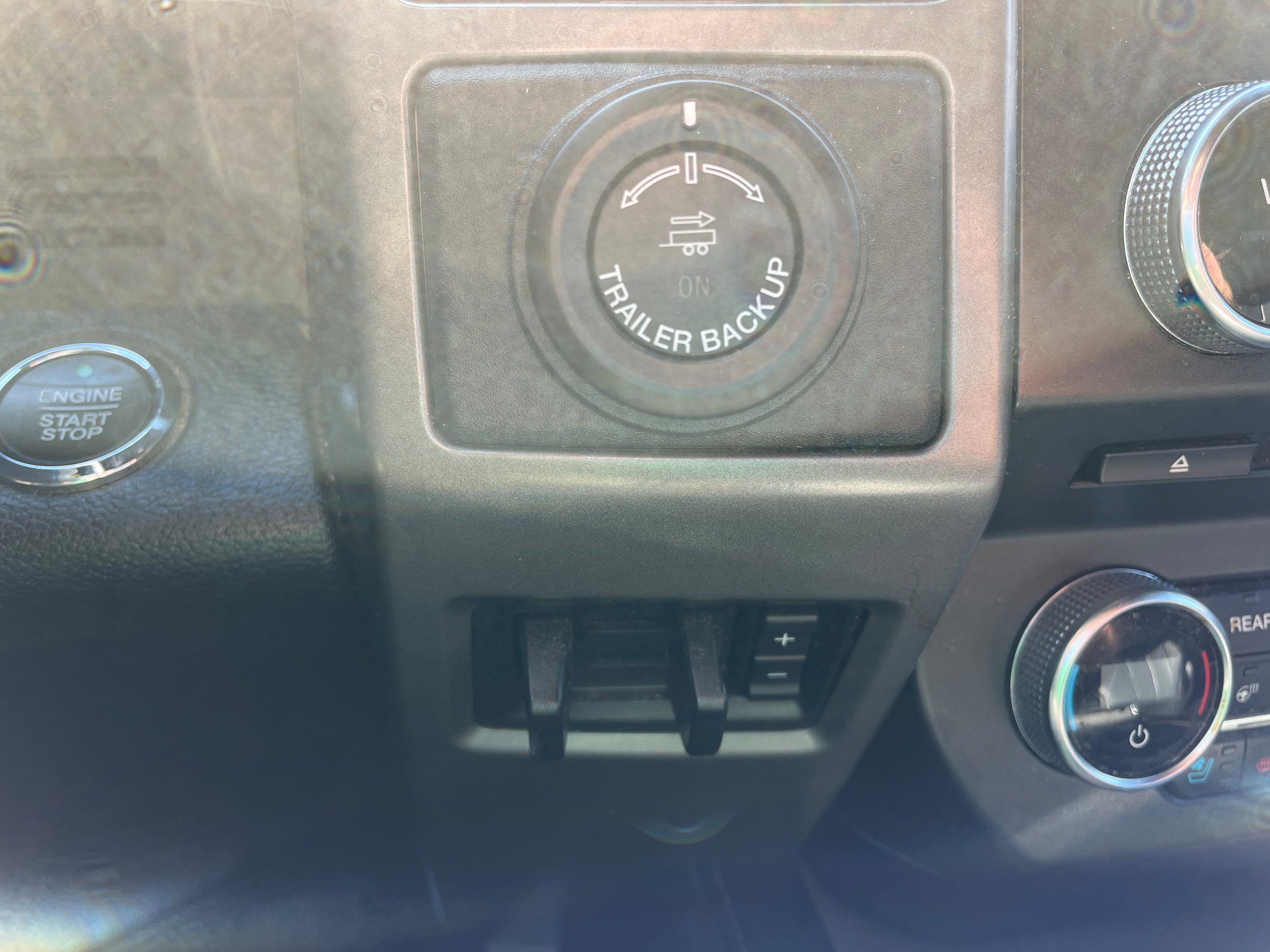 Used 2018 Ford Expedition Max XLT w/ Equipment Group 202A AWD/4WD image 18
