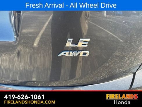 Used 2018 Toyota RAV4 LE w/ All Weather Liner Package AWD/4WD image 31