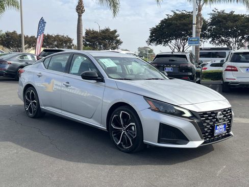 Used 2023 Nissan Altima 2.5 SR image 25
