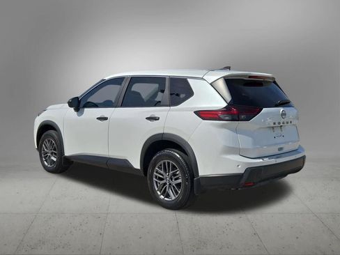 Used 2024 Nissan Rogue S FWD image 4