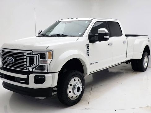 Used 2021 Ford F450 Platinum w/ FX4 Off-Road Package image 2