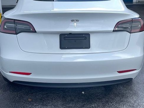 Used 2023 Tesla Model 3 Standard Range image 4