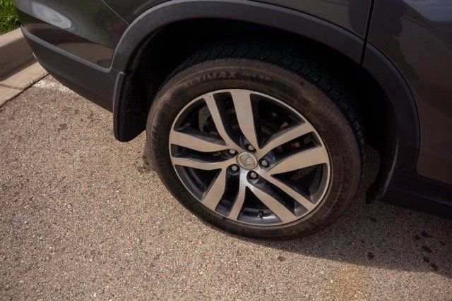 Used 2017 Honda Pilot Touring image 10