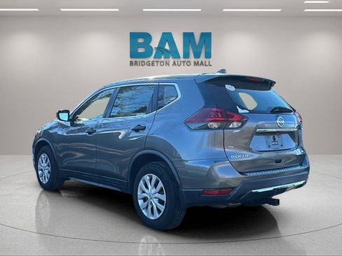 Used 2019 Nissan Rogue S image 5