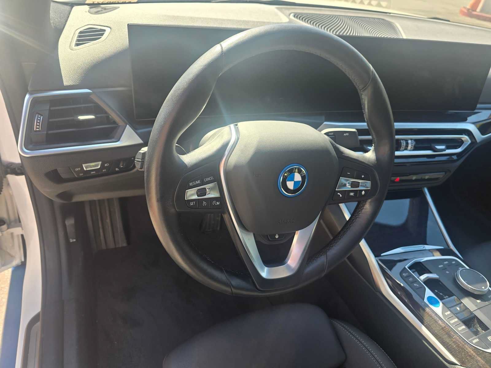 Used 2023 BMW i4 eDrive40 w/ Premium Package RWD image 25