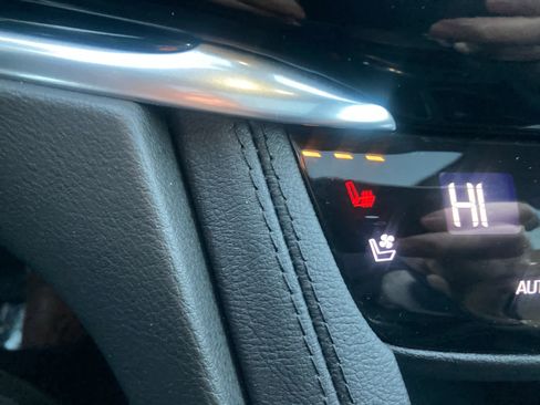 Used 2025 Cadillac XT6 Premium Luxury w/ Platinum Package image 26