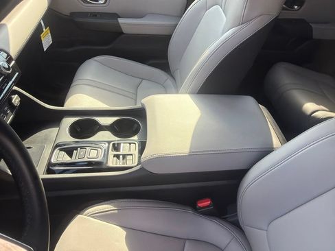 Certified 2025 Honda Pilot EX-L image 19