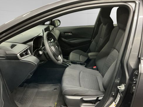 Certified 2025 Toyota Corolla SE image 9