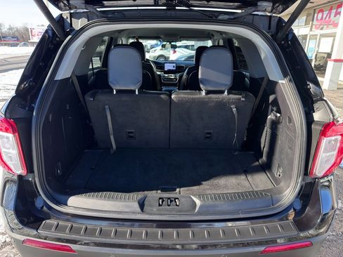 Used 2021 Ford Explorer XLT w/ Equipment Group 202A image 42
