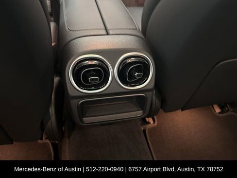 Used 2024 Mercedes-Benz C 300 Sedan image 23