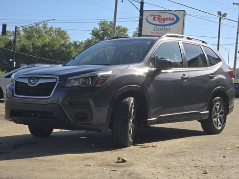 Used 2020 Subaru Forester Premium AWD/4WD image 3