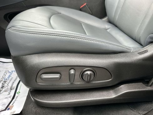 Used 2024 Buick Enclave Essence w/ Sport Touring Edition AWD/4WD image 12