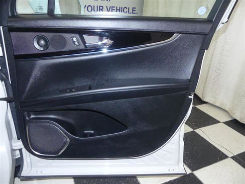 Used 2022 Lincoln Nautilus Reserve w/ Luxury Package image 26