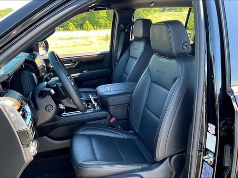 Used 2025 GMC Yukon XL Denali AWD/4WD image 21