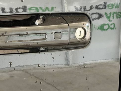 Used 2024 RAM 1500 Laramie AWD/4WD image 18