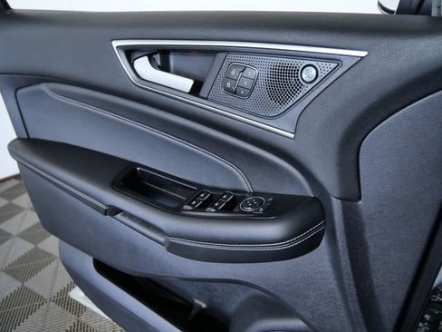 Certified 2020 Ford Edge Titanium AWD/4WD image 27