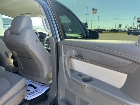 Used 2014 GMC Acadia SLE image 15