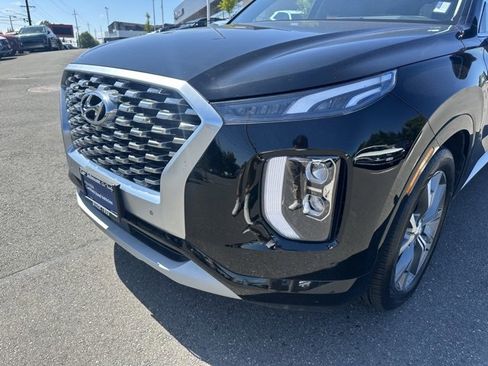 Used 2022 Hyundai Palisade Limited image 3