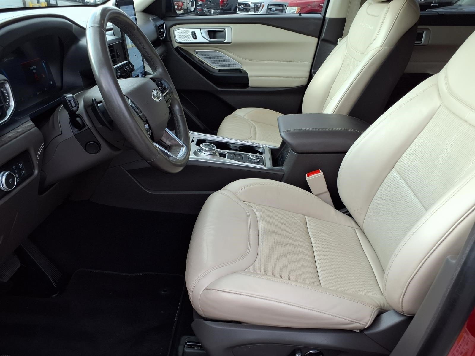 Certified 2020 Ford Explorer Platinum w/ Premium Technology Package AWD/4WD image 13