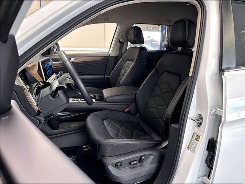 Certified 2026 Volkswagen Atlas SE w/ Black Wheel Package AWD/4WD image 24