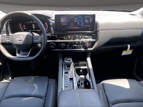 New 2026 Nissan Pathfinder SL FWD image 5