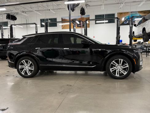 Used 2024 Cadillac Lyriq Tech RWD image 8