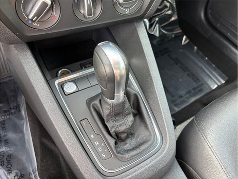 Used 2018 Volkswagen Jetta SE FWD image 30