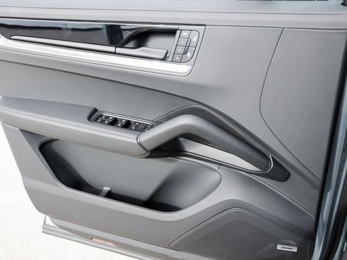 New 2026 Porsche Cayenne GTS image 23