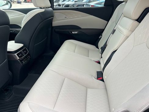 Used 2025 Lexus RX 350 w/ Accessory Package (P3) AWD/4WD image 15