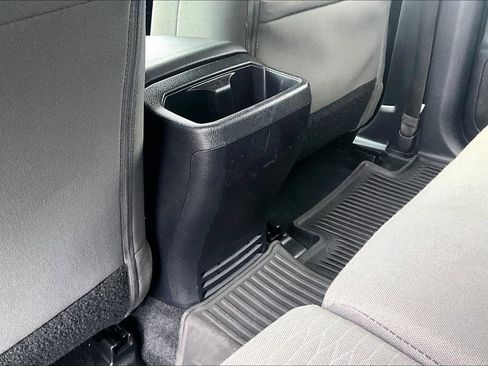 Used 2017 Toyota Tacoma SR5 image 34