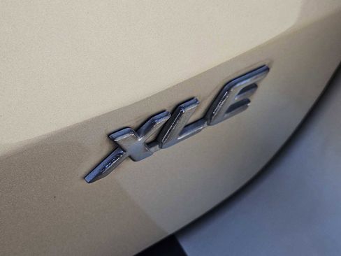 Used 2011 Toyota Sienna XLE image 11