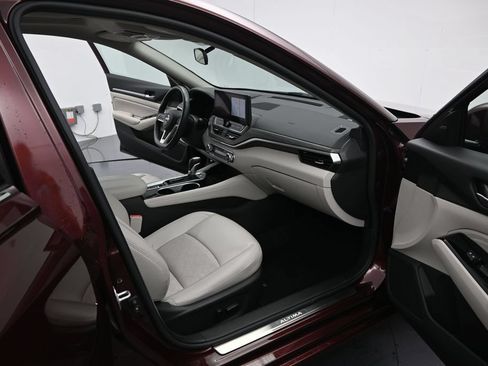 Used 2023 Nissan Altima 2.5 SL AWD/4WD image 6