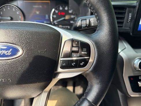 Used 2021 Ford Explorer XLT image 33