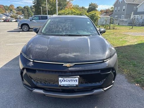 New 2025 Chevrolet Equinox EV LT w/ Convenience Package II image 2
