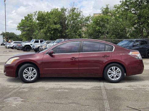 Used 2011 Nissan Altima 2.5 S w/ Convenience Pkg FWD image 4