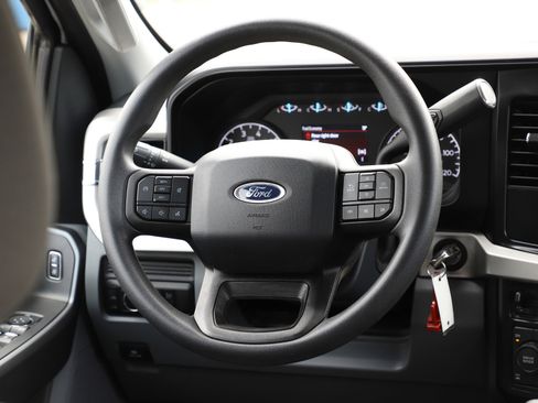 Used 2025 Ford F350 XLT AWD/4WD image 16