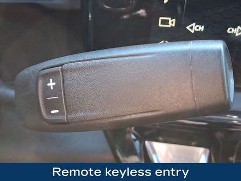 Used 2025 GMC Sierra 2500 AT4X image 11