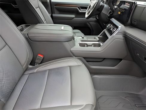 New 2025 GMC Sierra 2500 Denali w/ Denali Reserve Package image 18