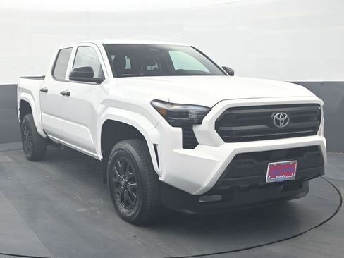 Used 2024 Toyota Tacoma SR image 2