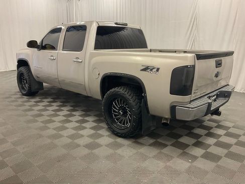 Used 2009 Chevrolet Silverado 1500 LT w/ Power Pack Plus AWD/4WD image 8