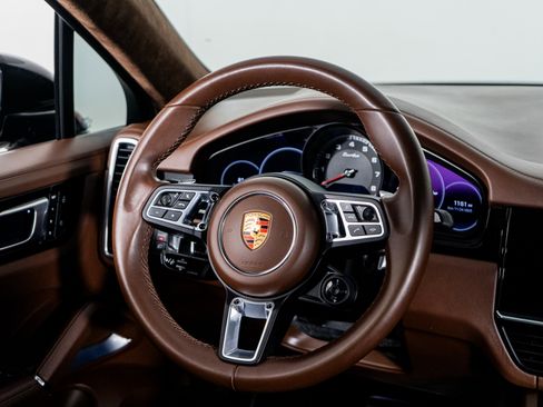 Used 2023 Porsche Cayenne Turbo image 53