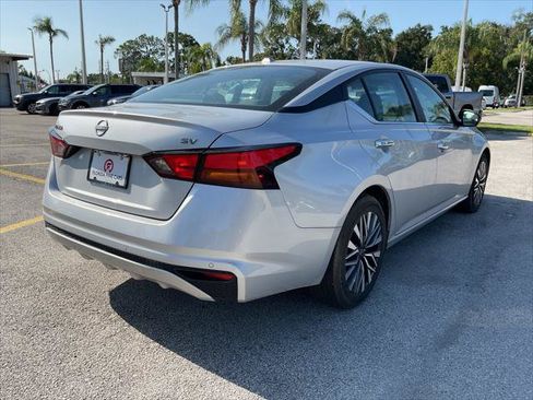 Used 2024 Nissan Altima 2.5 SV FWD image 8